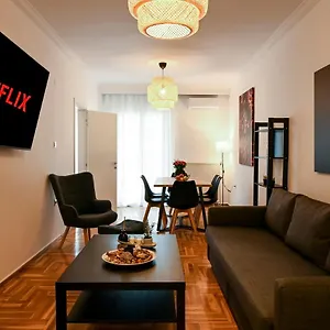 https://thessaloniki-center-deluxe-apartment.hotels-of-thessaloniki.com